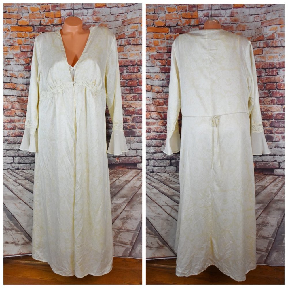 Cabernet XL Sleepwear Robe Shadow Lace French Ivory NWT Chiffon